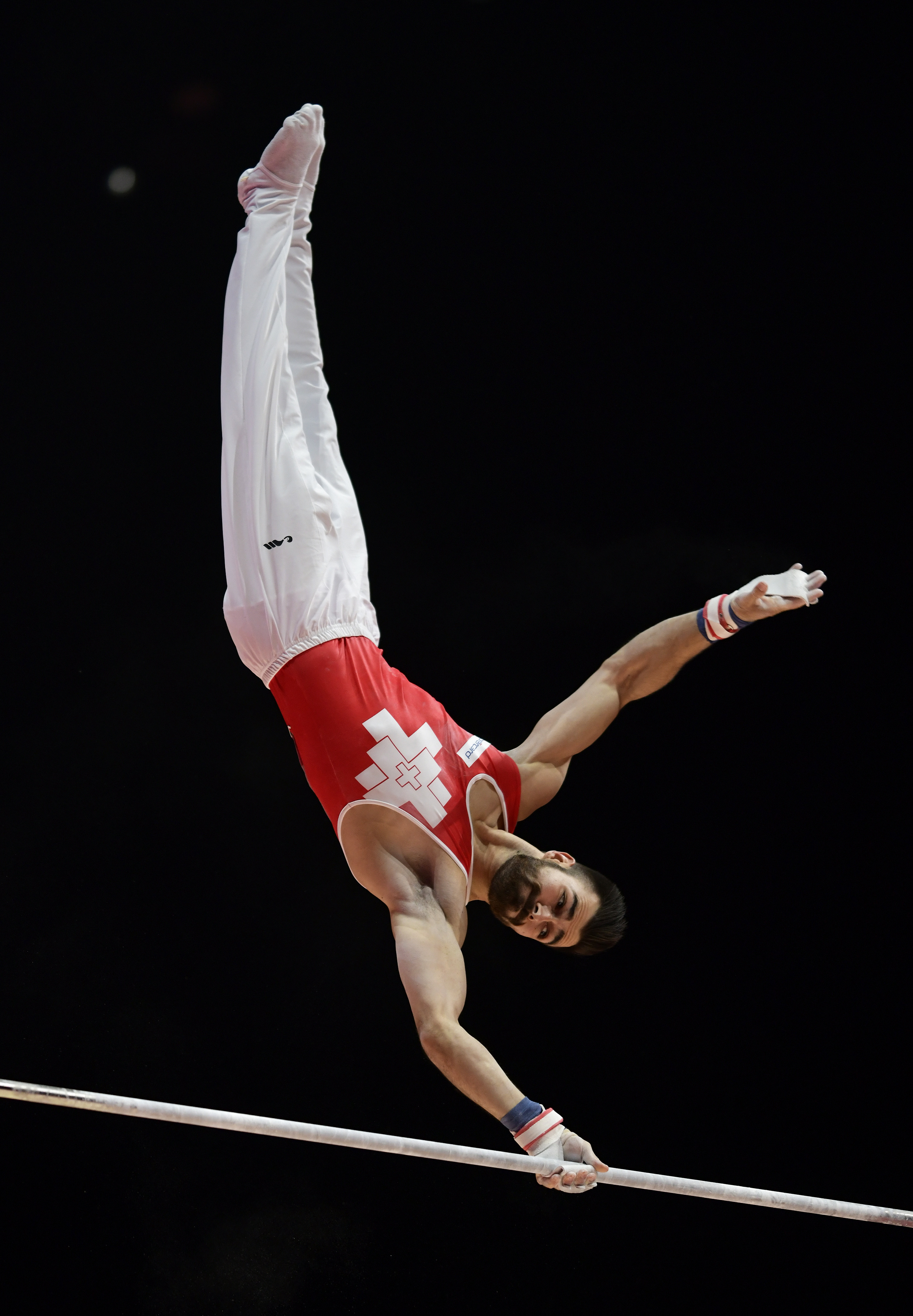 Horizontal bar