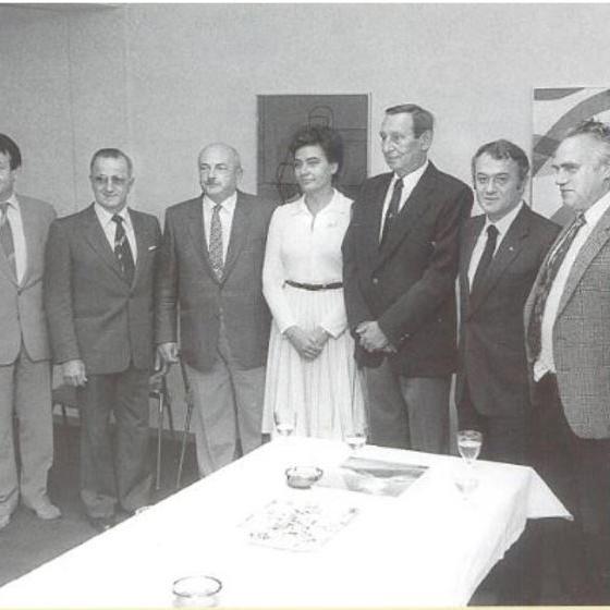 1982