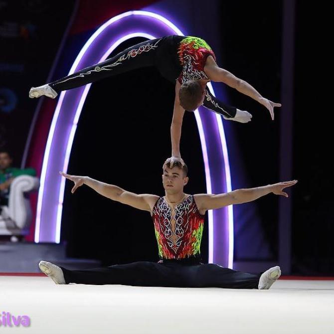 acro